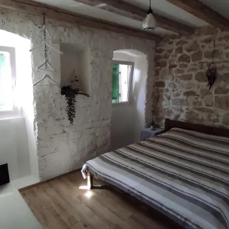 Ida Apartment